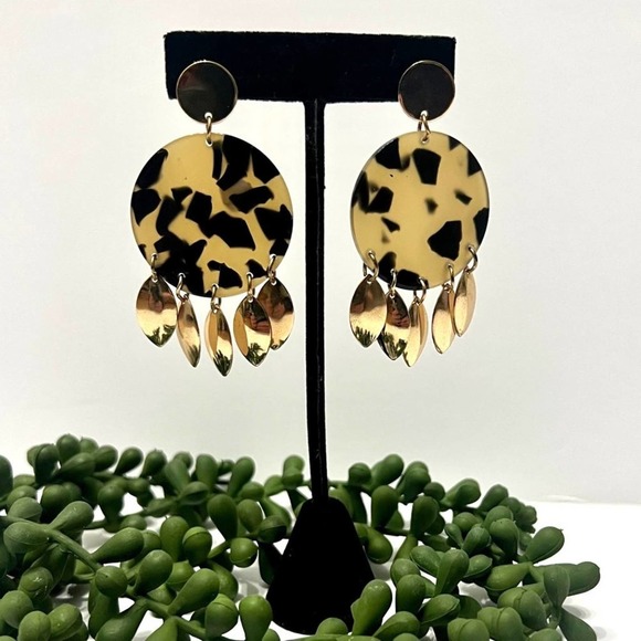 Tort Acrylic Dangle Earrings Gold Brown Round Preppy Lightweight Leaf Dangles - Picture 2 of 5